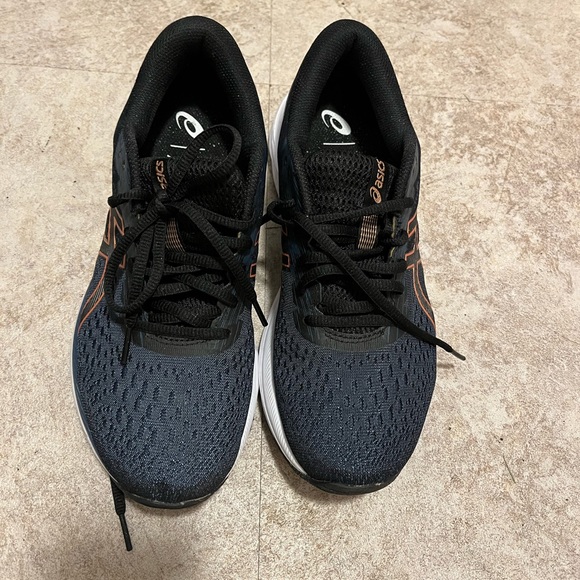 Oasis running shoes - Picture 2 of 3